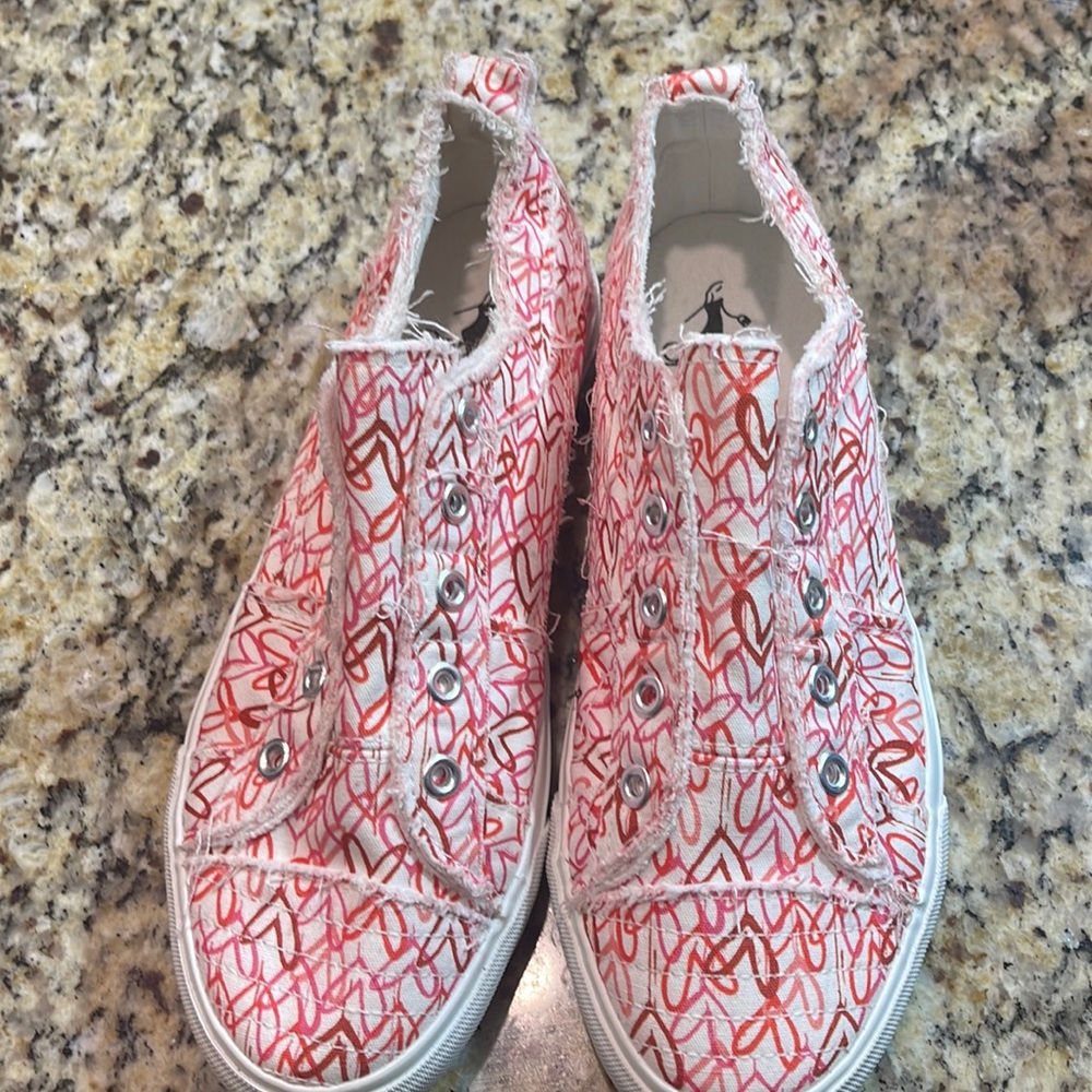 Corkys Casual Slip-On Women's Canvas Sneakers in Red/Pink Hearts Scribble Print